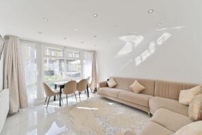 189, Carey Gardens, London SW8 4HH