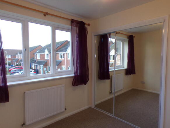 Bedroom 1 (2)
