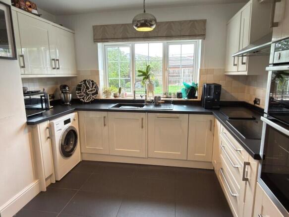 Kitchen Pic 1