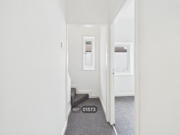2 bed Terraced to rent Image 10