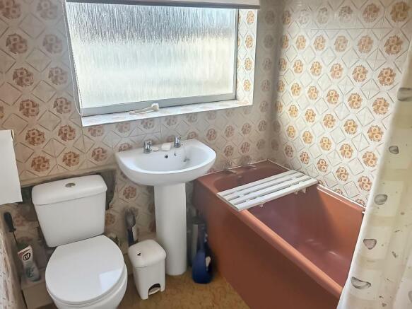 Bathroom / WC: