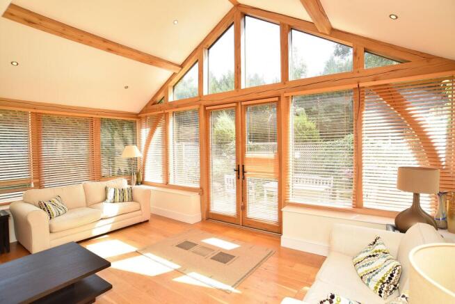 6 bed Detached for sale Image 6