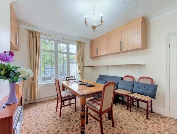 3 bed Semi-Detached to rent Image 3
