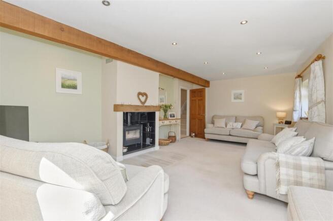 4 bed Detached for sale Image 7
