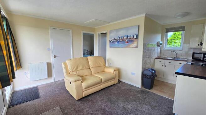 Lounge/Kitchen