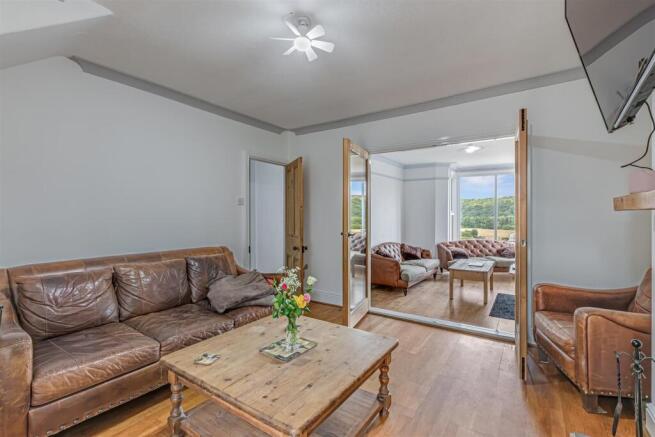 3 bed Terraced for sale Image 5