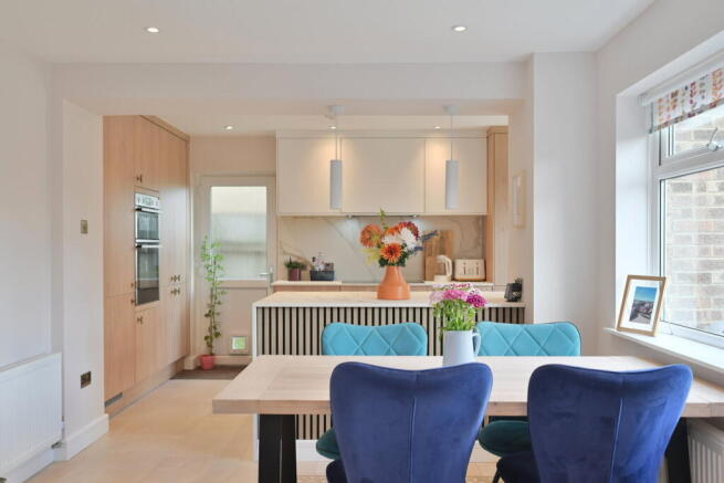 4 bed Detached for sale Image 9