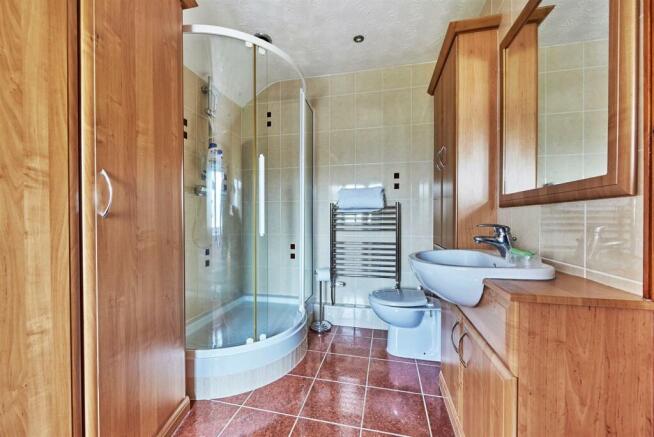 En-Suite Shower/Dressing Room