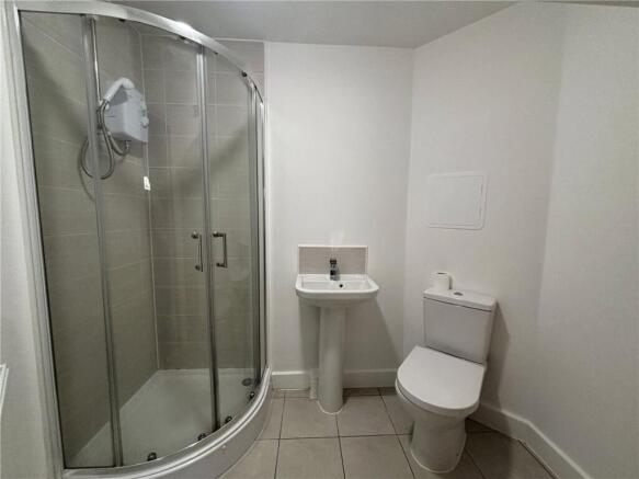 2 bed Terraced to rent Image 5