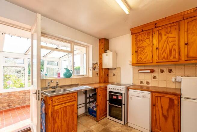 Kitchen (2).jpg