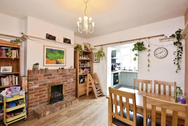 3 bed Semi-Detached for sale Image 5