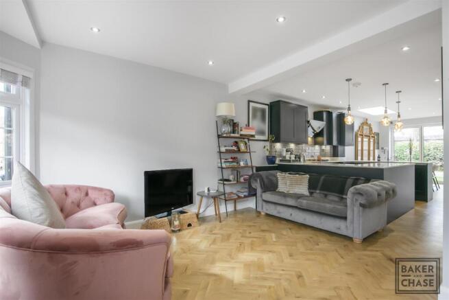 Lounge/Kitchen (Open Plan)