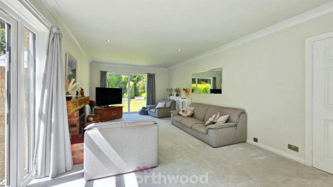 5 bed Detached for sale Image 7