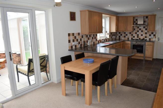 DAY KITCHEN
