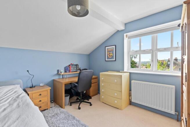 5 bed Detached for sale Image 8