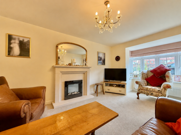 4 bed Semi-Detached for sale Image 4