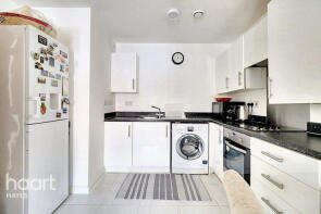 8, 46 Aqua House, Varcoe Gardens, Hayes UB3 2FH