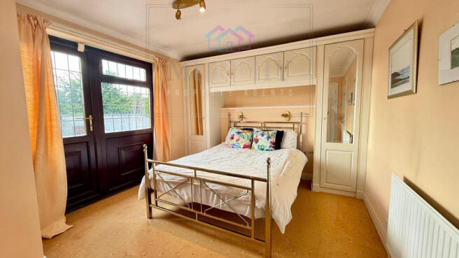3 bed Bungalow for sale Image 12