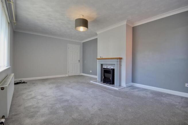 3 bed House to rent Image 4