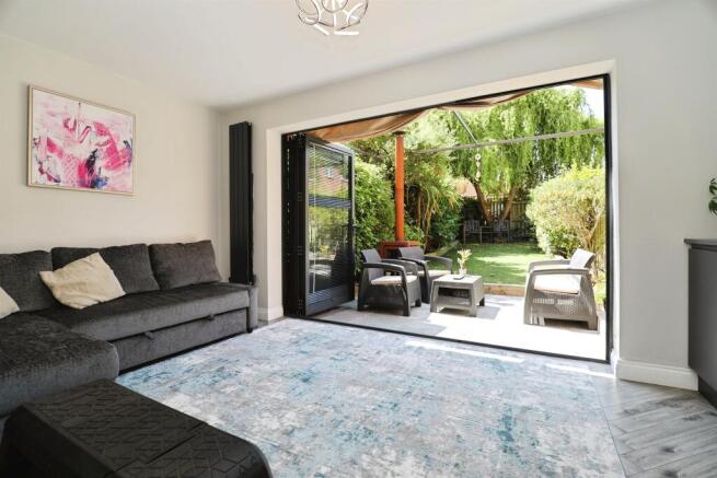 3 bed Semi-Detached for sale Image 4