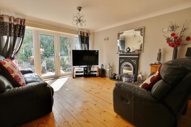 Lounge/Dining Room