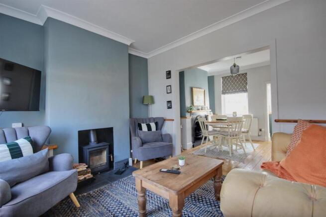 2 bed House to rent Image 2