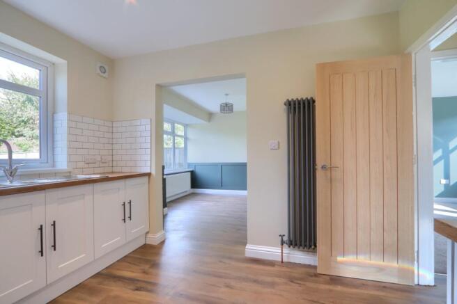 4 bed Semi-Detached for sale Image 6