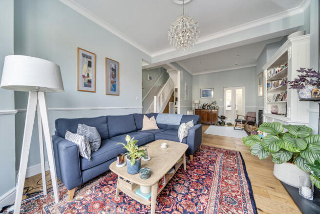 1438424-5-69d8cd1...