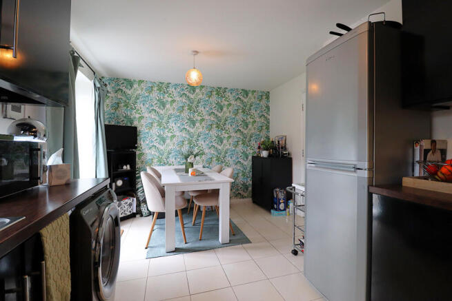 4 bed Town House for sale Image 7