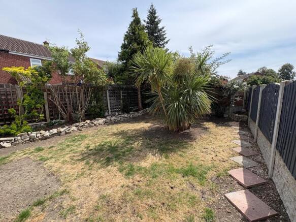 3 bed Semi-Detached to rent Image 10