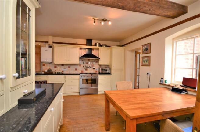8 Dining Kitchen Grange.JPG