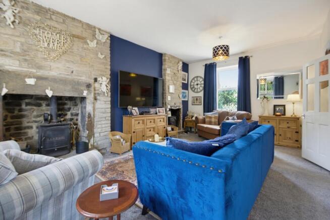 4 bed Detached for sale Image 8