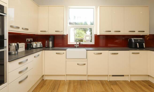 3 bed Detached for sale Image 6