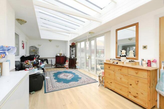 3 bed Semi-Detached for sale Image 6