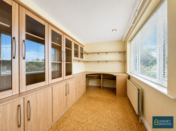 4 bed Detached for sale Image 10