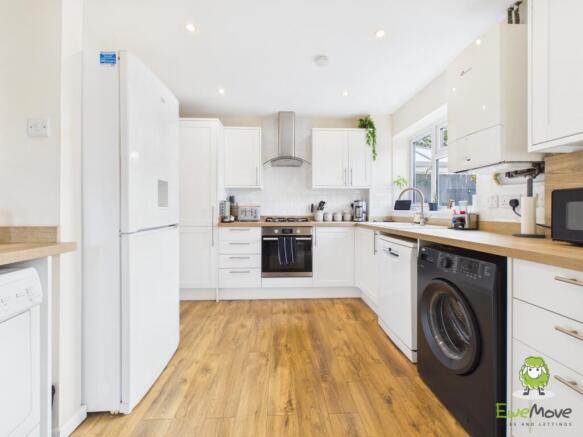 EweMove Basingstoke Braemar Drive Kitchen