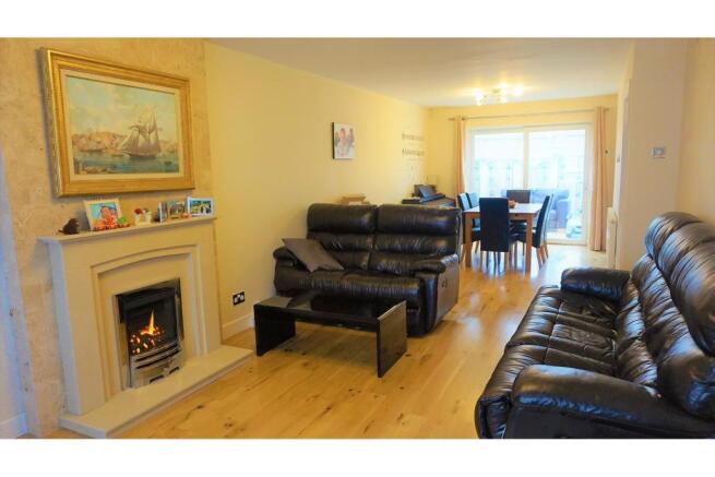 Lounge/Dining Room