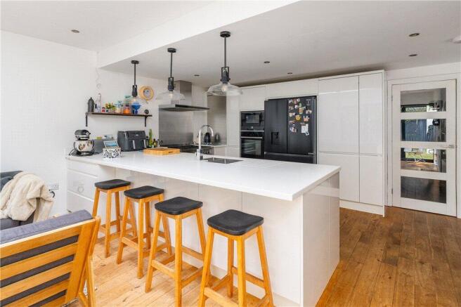 4 bed Detached for sale Image 6