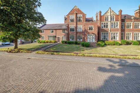 Royal Connaught Drive, Bushey, Hertfordshire