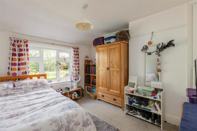 Oakleigh Bedroom 2.jpg