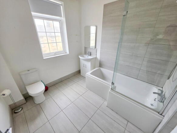 3 bed Terraced for sale Image 12