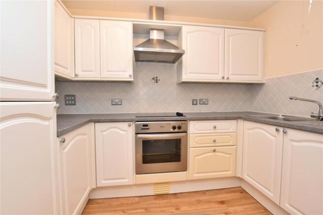 Newshaw Lane, Hadfield, Glossop, Derbyshire, SK13 photo 4