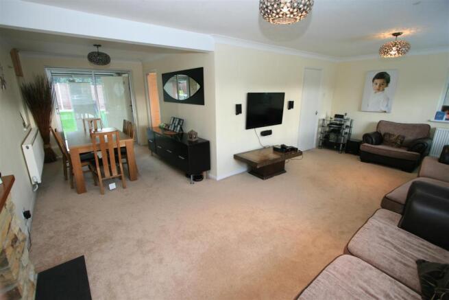 Living Room1.jpg