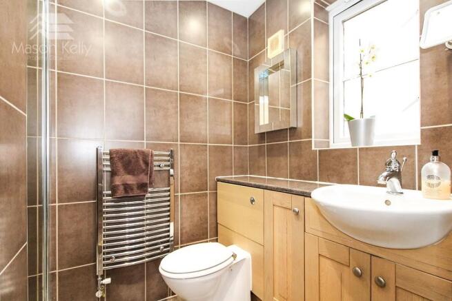 RE-FITTED EN SUITE
