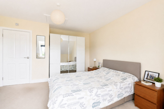 4 bed Semi-Detached for sale Image 11