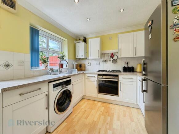 3 bed Semi-Detached for sale Image 6
