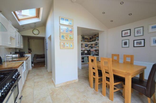 KITCHEN/DINER