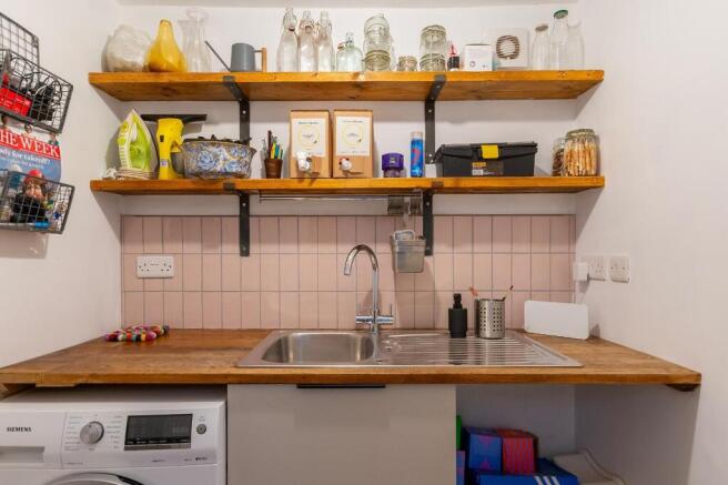 0R6RFS - Pantry A.jpg