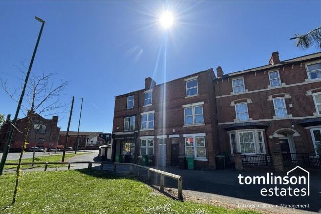 4 Bedroom mid terrace house - HMO