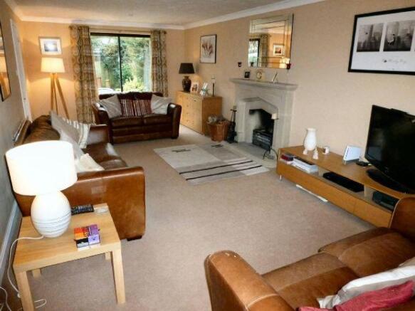 Dual aspect lounge.